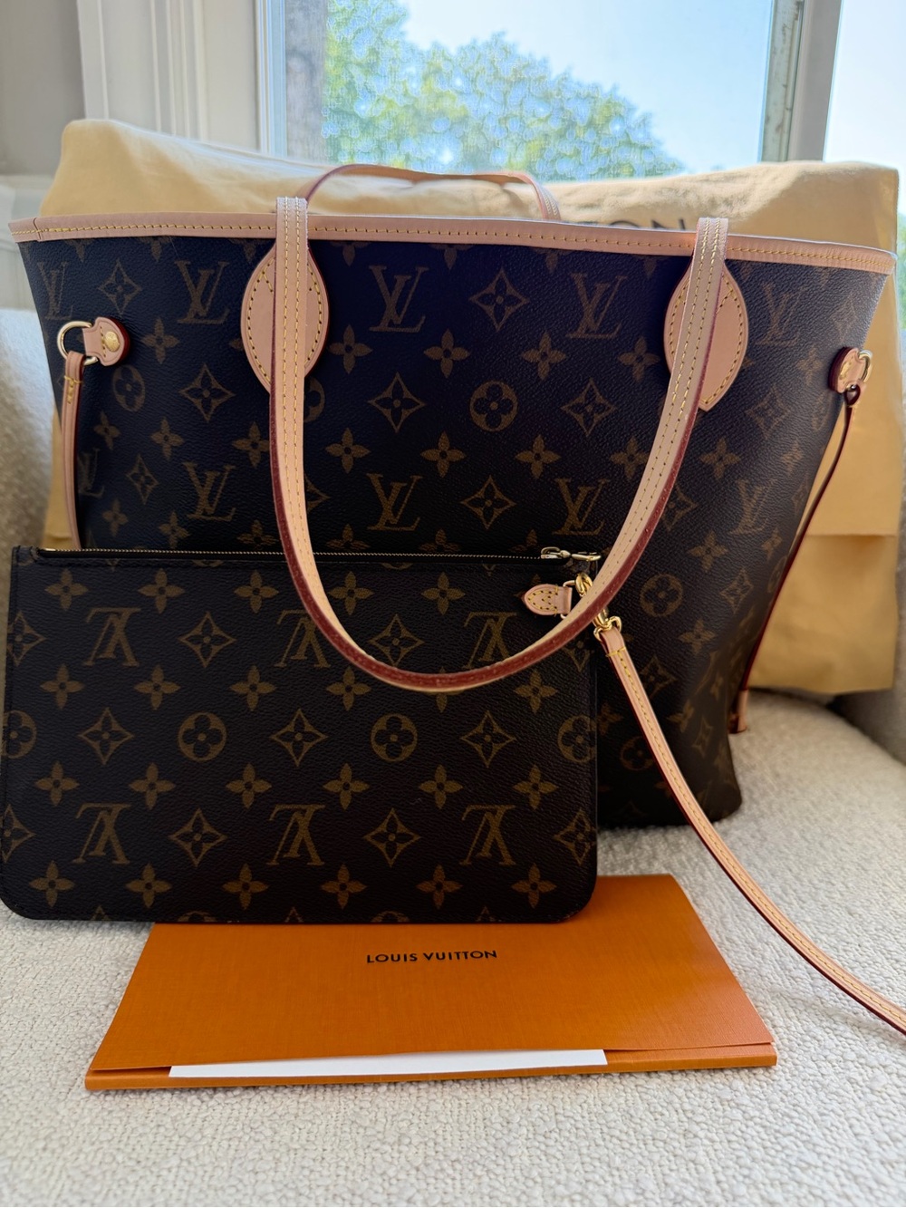 NWT Authentic Louis Vuitton Neverfull MM Tote 2026